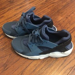 Nike Hurache Sneakers